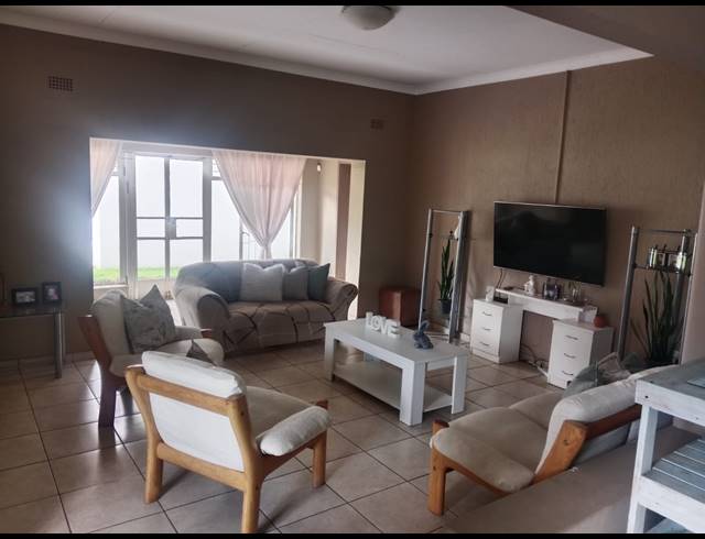 4 BEDROOM HOUSE TO LET IN VANDERBIJLPARK SW 5